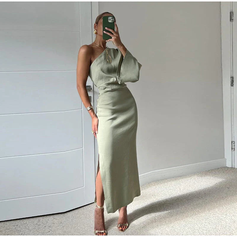 Robe fendue à une épaule de qualité supérieure